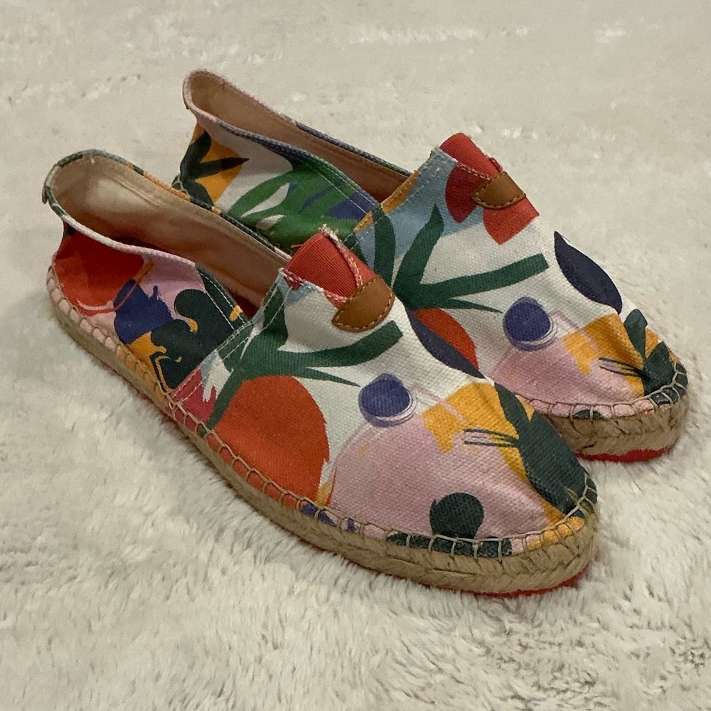 Toni Pons 42 (Unisex / Women’s 11-11.5 / Men’s 9)
never worn